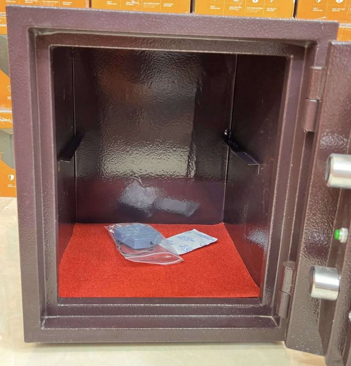 خزنات قاصات أصلية
مناسبة لحفظ الأموال 💰 والذهب 💎
والمستمسكات الرسمية
والمسدس الشخصي المرخّص
✅ الفحص متوفر يم المندوب
رقم الهاتف ابو الحلال  *********** وتساب او مراسله خاص
