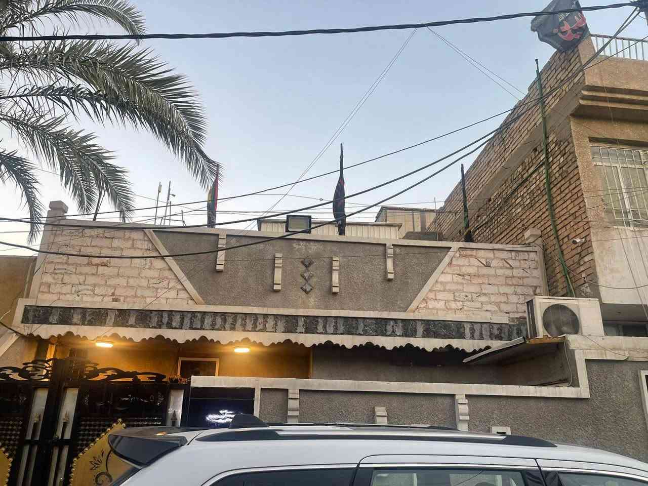 السلام عليكم
بيت للبيع في الدوره منطقة ال١٢٠ 
مساحة البيت ١٢٠ متر 
محتويات البيت 
٤ غرف نوم 
استقبال 
مطبخ 
صحيات عدد ٤ 
البيت جديد ونظيف كلش 
للاستفسار ***********
