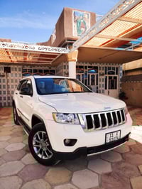 للبيع سياره جيب كراند شيروكي وارد خليجي موديل 2013 مكفوله من الضربه وا...