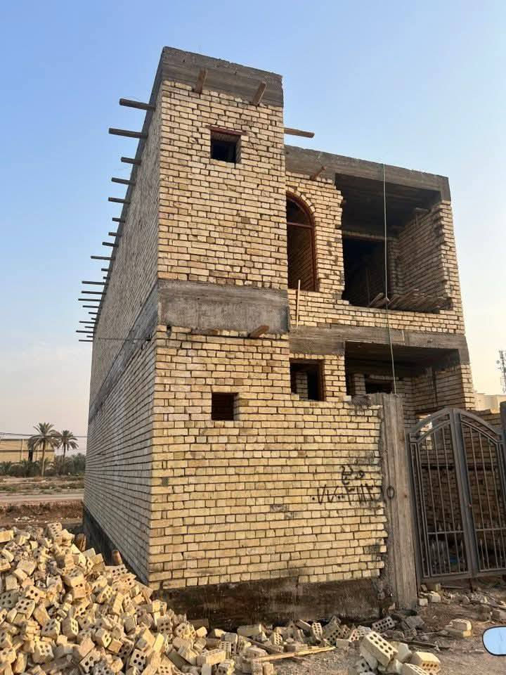 يالله
دار هيكل للبيع مساحة 100متر مربع 
بناء درجة اولى طابقين  الطابق الارضي غرفة وصالة واستقبال ومطبخ ومجموعتين صحيةوالطابق الثاني غرفتين وحدة ماستر ومجموعتين صحية موقع البيت مجمع الزريف لاند طريق بغداد قبل الامام عون يبعد عن الحولي الجديد تقريبا 65 متر ويبعد عن الامام 8 دقايق بالسيارة 
للتواصل ‭٠٧٧٣ ٢٣٨ ٤٦٥١‬
