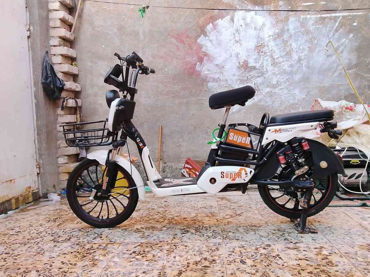 سلام عليكم شباب دراجه شحن للبيع عايزه بطاريات السعر 200وبيه مجال قليل
رقم الهاتف: ***********
