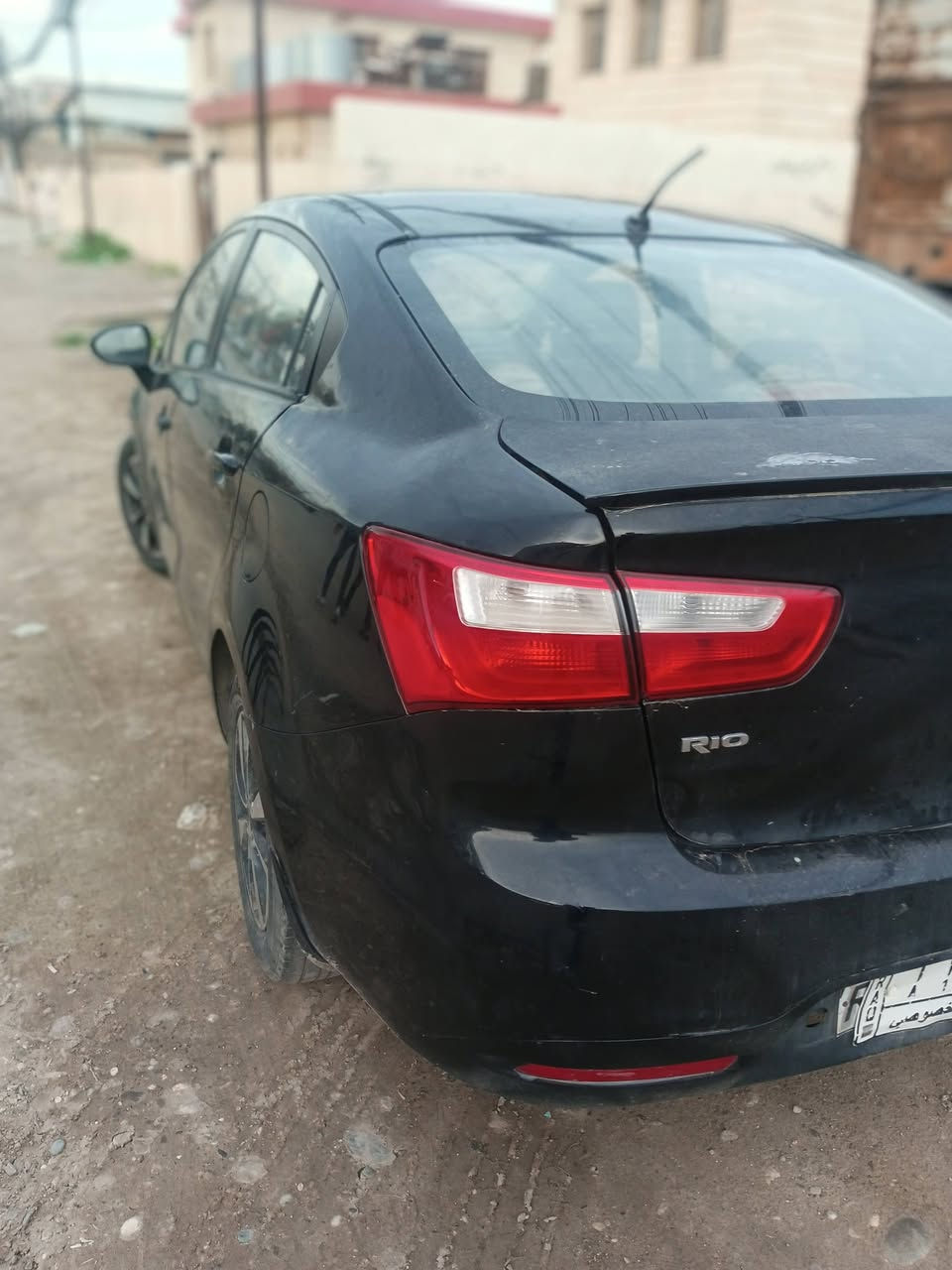 سياره كيا ريو دبدوب موديل 2012 كوري ثلاث قطع صبغ كابون رقم نينوى عندي وكاله بيها سعر 70 وبيها مجال 
***********
