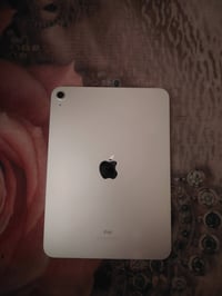 آيباد ١٠ • ذاكرة ٦٤ • مكفول