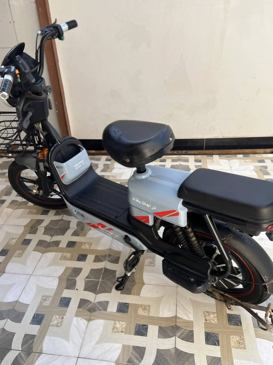 سلام عليكم دراجة شحن موديل ٢٠٢٥ كامل من كلشي بطاريات خمسه كلهن جدد وشرط الفحص كهربائيات كامله تايرات جبلي كبار السعر ٢٥٠ وبيها مجال مكاني ديالى بعقوبه *********** موجود خاص ايضاً واتساب ماسنجر اتصل ودلل
