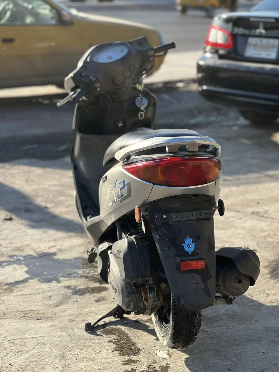 سلام عليكم كلبي دراجه بريز بغباء للبيع دراجه جديده معنه لكلمه مكفوله كفاله عامه حته لتايرات واوراق كامله دراجه عارضها ب٩٥٠ مكان بلكراده رقم صاحب ادراجه ***********
