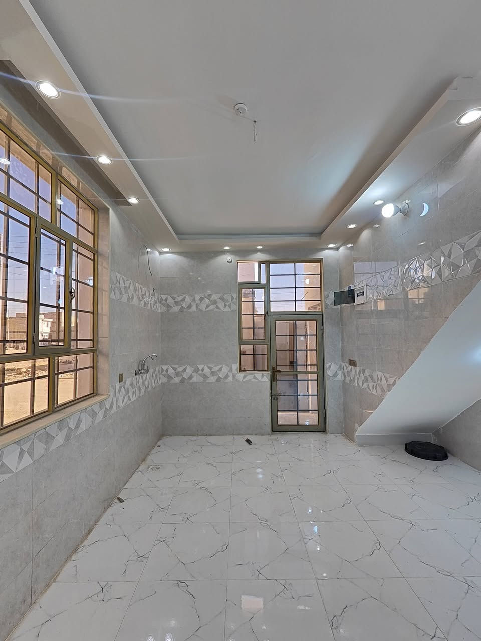 اللهم صل على محمد وال محمد 🥰 بيت 50 م (***********)
بيت 50 م  في كربلاء  مجمع القريشي مقابل مدينة ألعاب سندباد قريب من نفق الأمام العباس ع 
نظام المدخلين كل مدخل معزول وحده
منطقة سكنية تتوفر فيها جميع الخدمات تبليط 10 🥰
طابو زراعي قرار محكمه سند 25 ملك صرف 
السعر ب 120 وبي مجال أن شاء الله شي بسيط 🥰 
للأتصال او واتساب ***********
