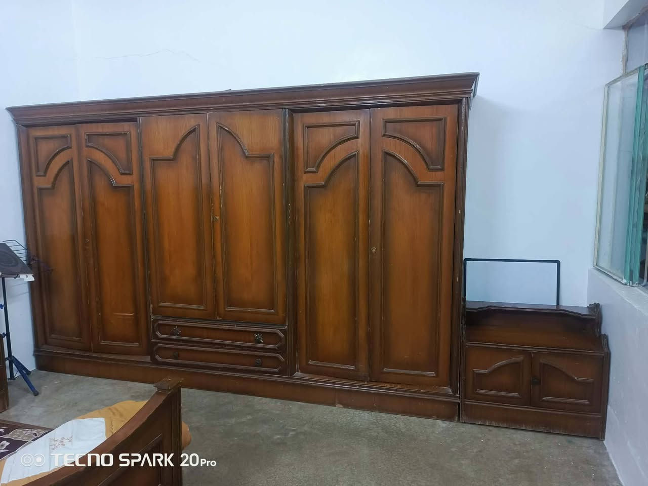 للبيع
غرفه نظيفه حيل 
***********
