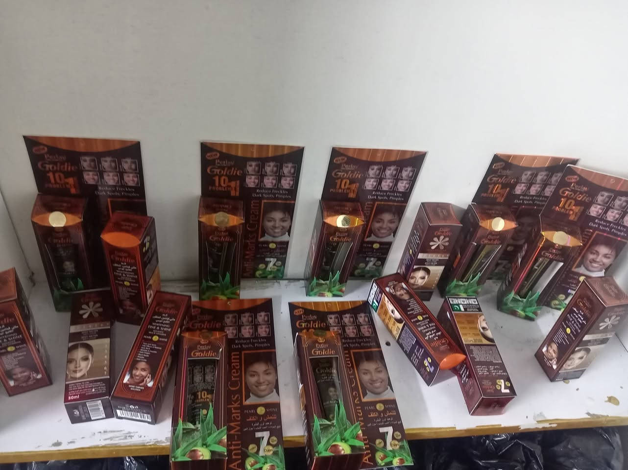 بنات تصفية كوزمتك ولله بارلي الذهبي ممتازة ١٥ قطعه ب٤٠ تنباع جنة بل محل الوحده ب٦ بس سالي علا بارلي ذهبي عنايه ذني بياض  مابيها كول ضرر اني استخدمها ولله العضيم صفيت محل ماعندي توصيل


**إذا كنت صاحب هذا الإعلان وتريد حذفه لأي سبب، رجاءا أرسل رسالة إلى الدعم الفني**