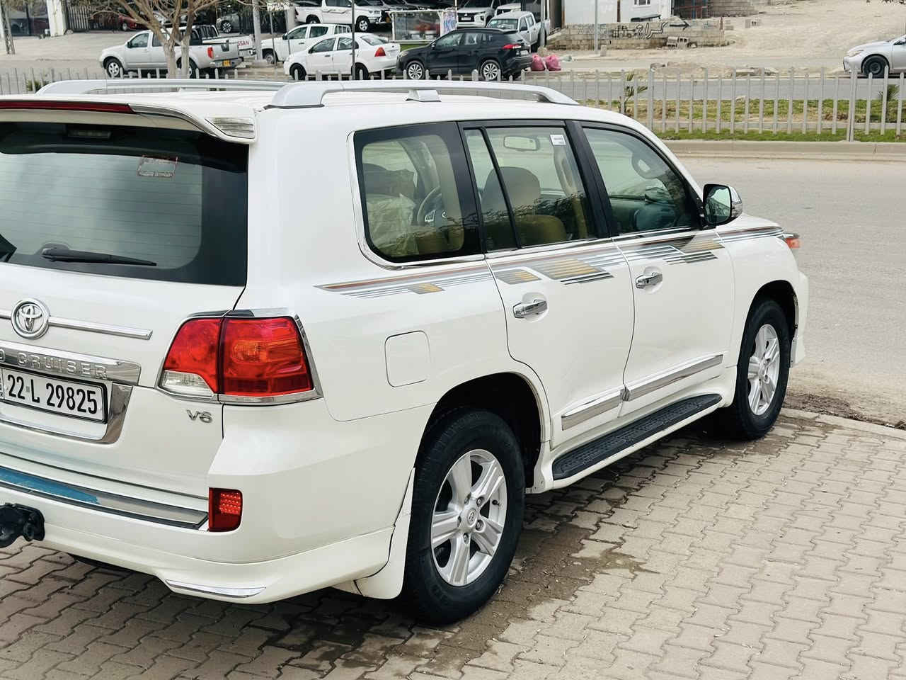 اسلام عليكم اخوان لاندكروز للبيع موديل 2013 موصفات فطيم محرك مامفتوح ماشيه 140 سياره كلين رصعه مابيه شرط تبريد تدئفه تبريد ثلج ❄️ صدر امامي خلفي شرط حداديه كله نضيفه سعره 350 وبيه مجال لشراي العنوان كركوك ‭0777 449 4069‬
