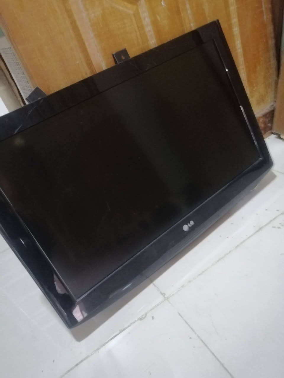 تلفزيون ال جي حجم 32 شرط تشغل للبيع سعر 45 اتصال ***********
