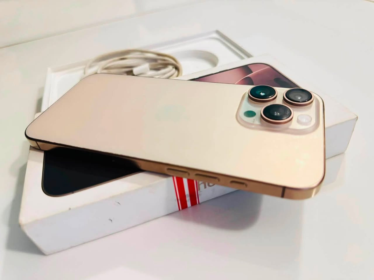 بيع فقط بدون مراوس🧡
16 برو ماكس نضافه 100/100
ذاكره 256 
بطاريه 94 
📍مبدل شاشه اصليه اذا مو اصليه اتحمل كلشي
لجهاز كله شغال فيس ايدي كله كامل فقط مبدل شاشه
سعره : 960 الف وبي مجال قليل حك الجيه
مكاني بغداد البلديات
***********
