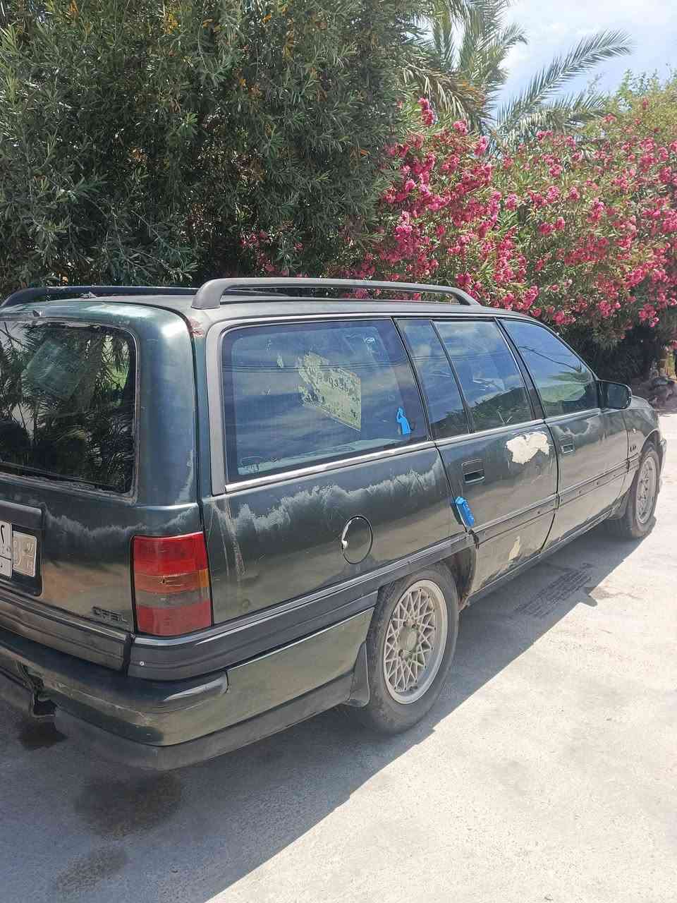 سلام عليكم     سعر23💵
اوبل وميكا مديل 1993
راقم ديالى تحويل مباشر 
سنويه 2028
كير عادي( مكينه وكير كفاله) 
تخم تاير صدر مامي اخلفي كله جديد 
عنوان ديالى بلدروز 
***********
