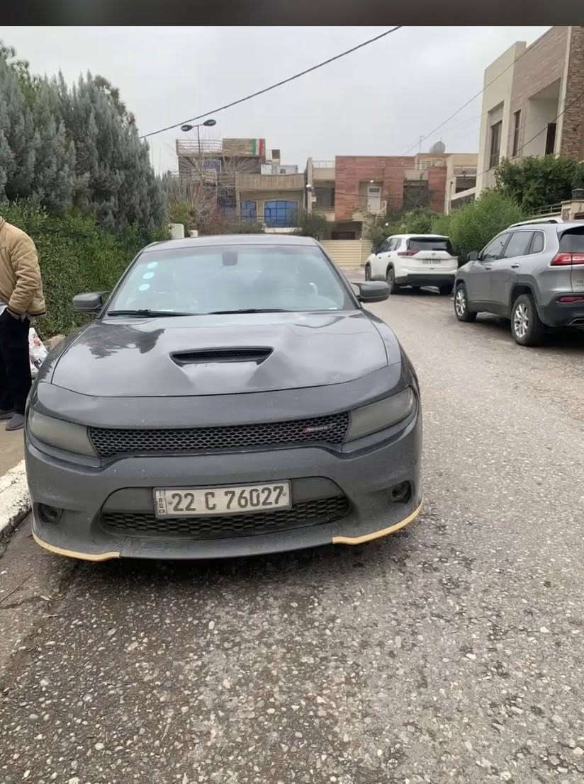 عندي جارجر اللبيع او مراوس السياره ما متعوبه ما مشيه شي بصيط
*********** 
المكان واسط
