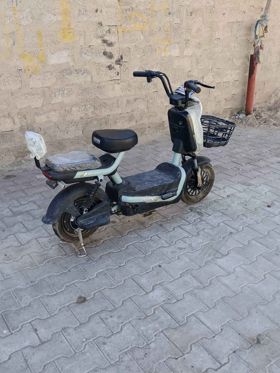 سلام عليكم دراجه شحن للبيع سعره 300 وبيه مجال استفسار ***********
