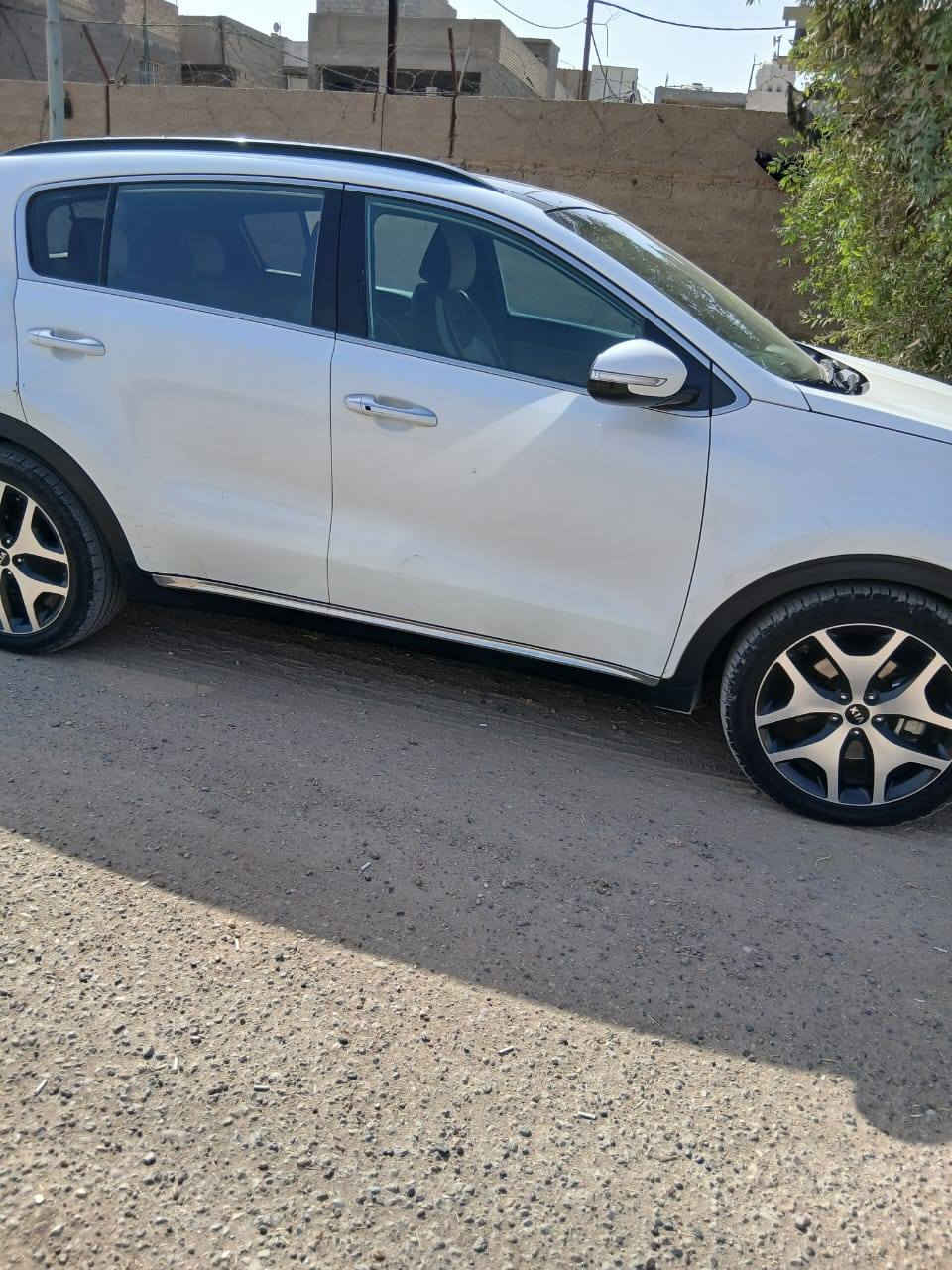 السلام عليكم
للبيع كيا سبورتج موديل 2018

لون ابيض فول 1/1 فئة SX  اعلى فئة بالسبورتج

وارد امريكي رقم بغداد ب اسمي تحويل شرط ثاني يوم

حادث   خفيف

السيارة ماشية88 الف  من دخلت من امريكا على ايدنة السيارة جاهزة من كل شي   الدشبول مابي اي انذار 

تبريد ثلج 

مكان السيارة : بغداد  

***************

مواصفاتها  :-

1. محرك 2000 تيربو  

2. بصمة تشغيل - ابواب - صندوق

3. بانوراما على طول السيارة

5. كشن السايق والي بصفة كهرباء كامل

6. جلد كامل السيارة لون قهوائي بلادي

7. مري طي 

8. رادرات امامي وخلفي وجانبي

9. نقط عمياء

10. مانع تصادم  وبريك تلقائي  ونظام Abs

11. حساسات خلفي امامي

12. كامرة خلفية دوارة

13. ستيرن فول تحكمات

14. كروز سرعه

15. تنبيه الخروج من المسار

16. اشاير بالمري

17. انظمة قيادة : Sport / normal / eco

18. كشنات تدفئة تبريد الامامية

19. ستيرن تدفئة

20. بعد هواي مواصفات خاصة

21. كاربلي واندرويد اوتو 

22. منظومة زنون 

23. لد نهاري 

24. صندوق شفط

25. انظمة فورويل

26. تحديد مسار

27. تبريد قطعتين

**************

عنوان السيارة بغداد  

رقم للاستفسار : ***********
