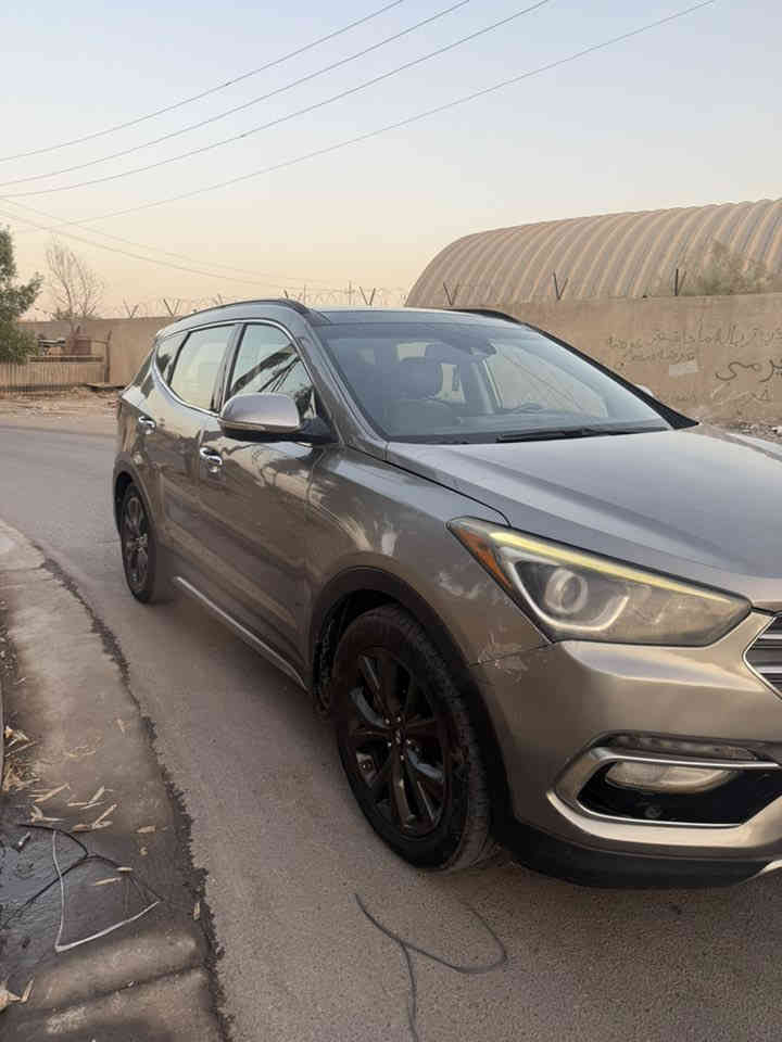 السلام عليكم سنتافيا 2017 وارد أمريكي حادثه خشم الجاملق نفسه مصبوغ بدون دواخل بدون ايرباك مكينه 4سلندر خمسه راكب بنوراما بصمه كشنات تدفه وتبريد وكهرباء وخزن ميموري السياره فول مواصفات السعر 150$ وبيه مجال الاستفسار  *********** مكانه بغداد
