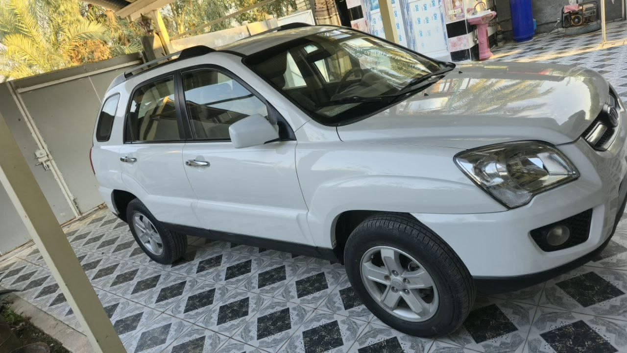 السلام عليكم 
سبورتج 9خليجي 
مكينه 2000
رقم دولي 
سياره جاهزه 
110$
بابل 
***********
