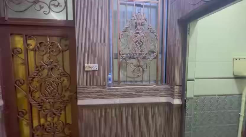 مشتمل أرضي للإيجار براضعية 
# البراضعية قرب المركز التسويقي للحوم

  
للسكن العائلي فقط  
▪️ المساحة: 150
▪️ البناء: متوسط
 ❇️ يلائم السكن العائلي

 التفاصيل :
▪️منام عدد 2
▪️صالة  
▪️مطبخ  
▪️صحيات 
▪️استقبال
السعر :  600 الف دينار غير قابل للتفاوض 
ـــــــــــــــــــــــــــــــــــــــــــــــــــــــ
  

للاستفسار الاتصال على الأرقام 🔻

***********📞
***********📞
  ***********📞

او زيارتنا للمزيد من العروض
 عنوان_المكتب
 البصرة - البراضعية - شارع سيد امين (قرب مركز الفيزا التركية) 
خدماتنا:- مقاولات عامة -تصميم خرائط-تصاميم داخلية-ديكورات داخلية-ترميم منازل
#نستقبل_عروضكم_وطلباتكم_التجارية_والسكني
