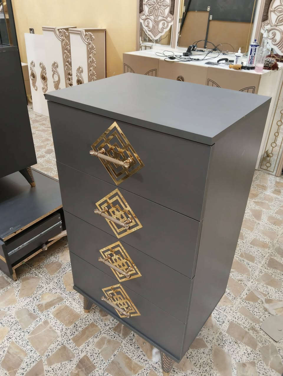 غرفة تركيه نضيفه لوك مستعمله شهرين وصبغ حراري وناره شغاله السعر 600 وبيه مجال اتصال  علا الرقم// ***********//***********// مكان فلوجه
