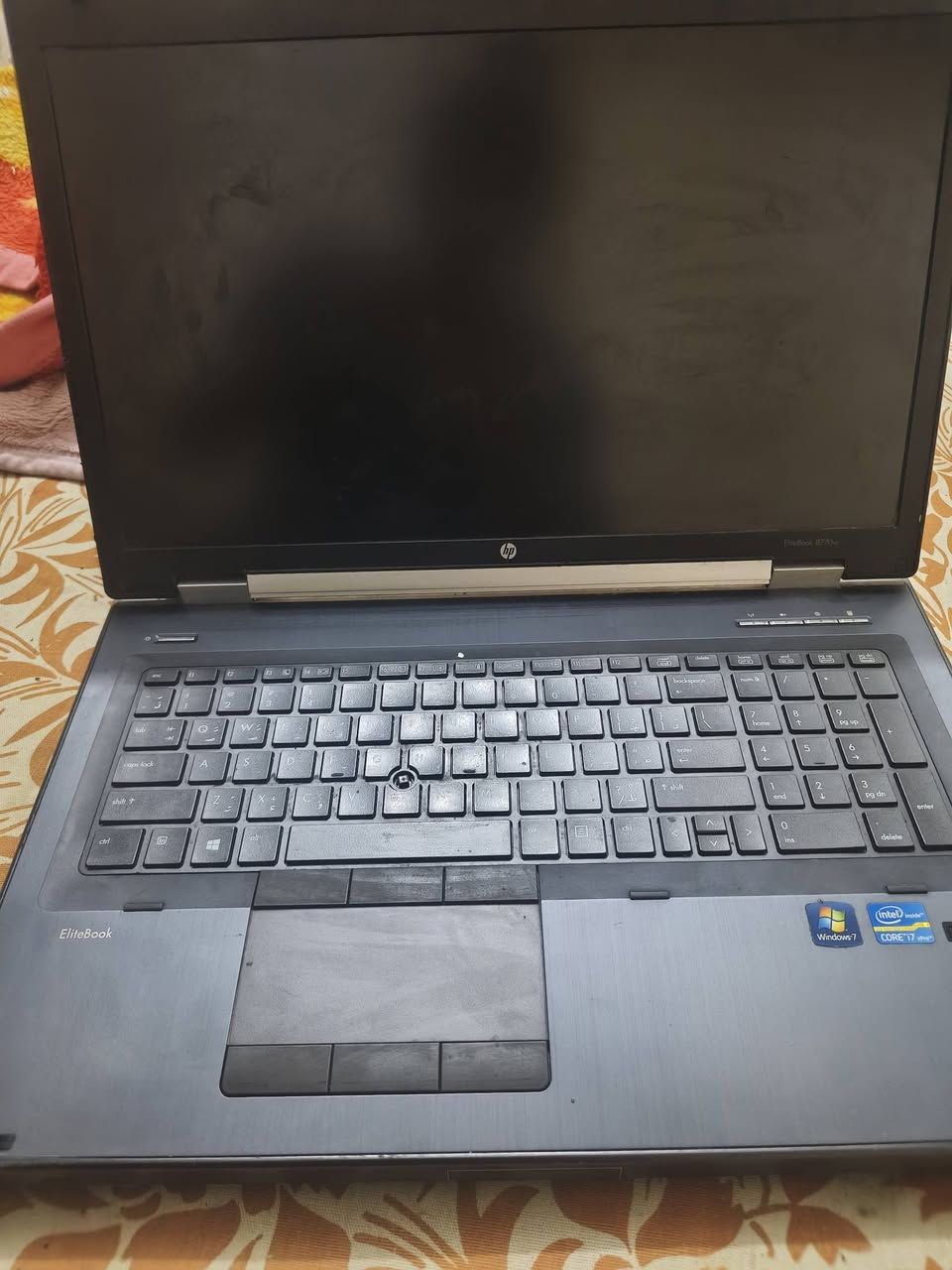 السلام عليكم
لابتوب HP 
المعالج: Intel Core i7 (من الجيل الثالث فئة M القوية) مثل i7-3630QM أو i7-3520M.كارت الشاشة: مخصص للأعمال الهندسية والجرافيكس، مثل NVIDIA Quadro K3000M أو AMD FirePro M4000.الشاشة: كبيرة وعالية الدقة بمقاس 17.3 بوصة وبجودة HD+ أو Full HD، وبعض الإصدارات تأتي بشاشة DreamColor الاحترافية للألوان.الذاكرة العشوائية (RAM): تدعم حتى 32 جيجابايت (مقسمة على 4 فتحات).مساحة التخزين: يدعم تركيب أكثر من قرص تخزين لتسريع النظام والألعاب، مثل (HDD + SSD). السعر 220 الف قفل


**إذا كنت صاحب هذا الإعلان وتريد حذفه لأي سبب، رجاءا أرسل رسالة إلى الدعم الفني**