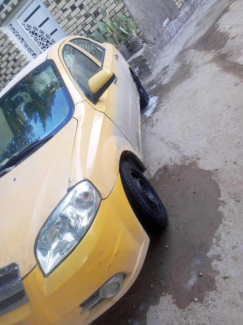 السلام عليكم افيو موديل 2010 رقم اسود منفيس معاملة قيد الانجاز يعني جاهزه للترقيم مكينه فقط تنقص بخار ماكو وكير مكفول والكشر فقط الباب السايق مبدل السعر 30وبيهه مجال للشراي الاتصال على الرقم ***********
