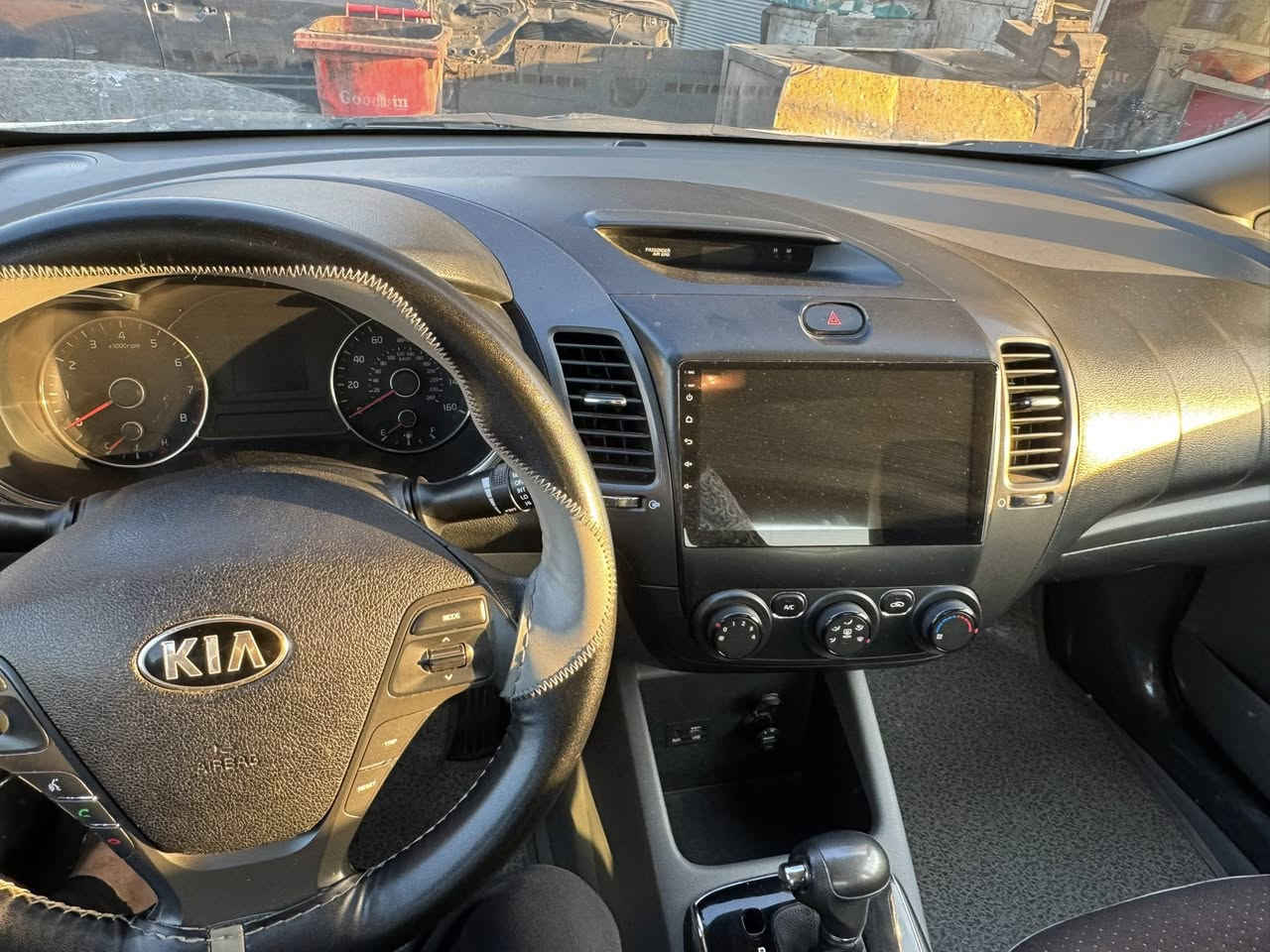 لسلام عليكم كيا فورتي 2017  ماشيه 90 ألف السونار موجود مكان السياره بغداد مدينه الصدر الأولى السعر 115 بيهه مجال للشراي ***********
