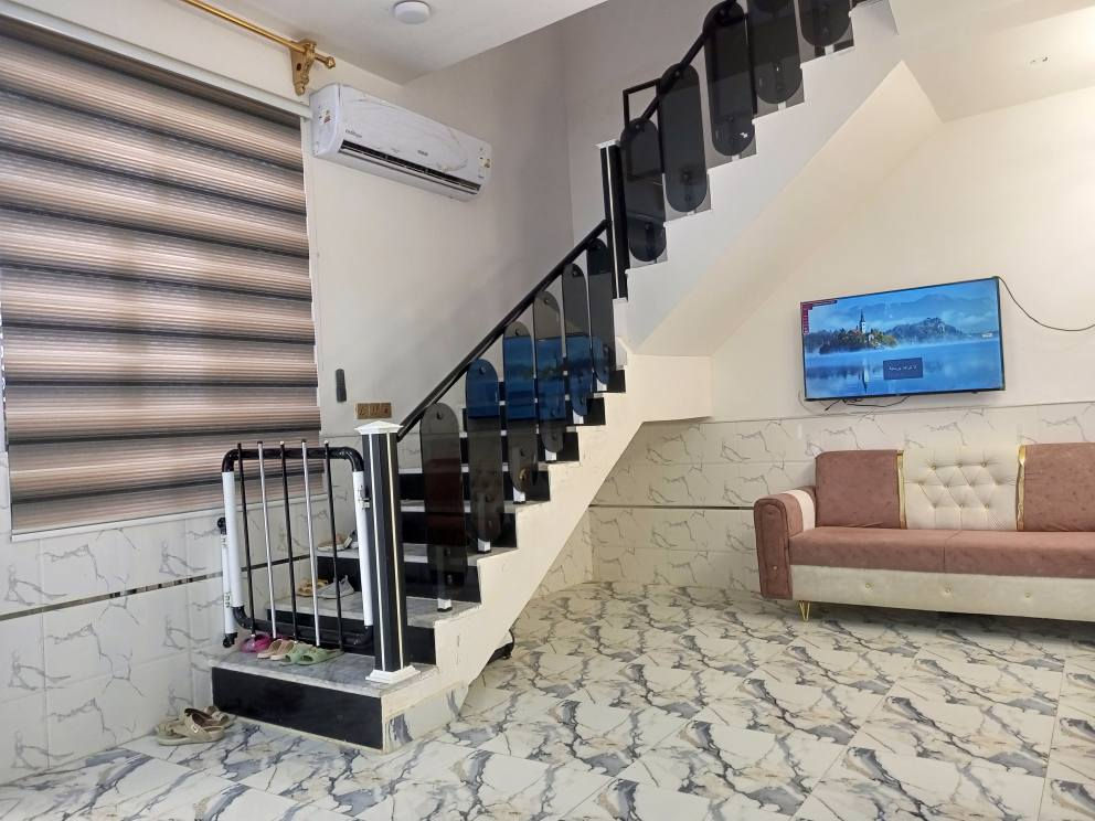 بيت للبيع 100م طابقين بناء حديث شغل درجه اولى عنوان حي الفداء شارع ابو لبنان مقاطعه 22 كرافت الخدمات سعر 155 مع المجال هاتف *********** ناصرية, ذي قار
