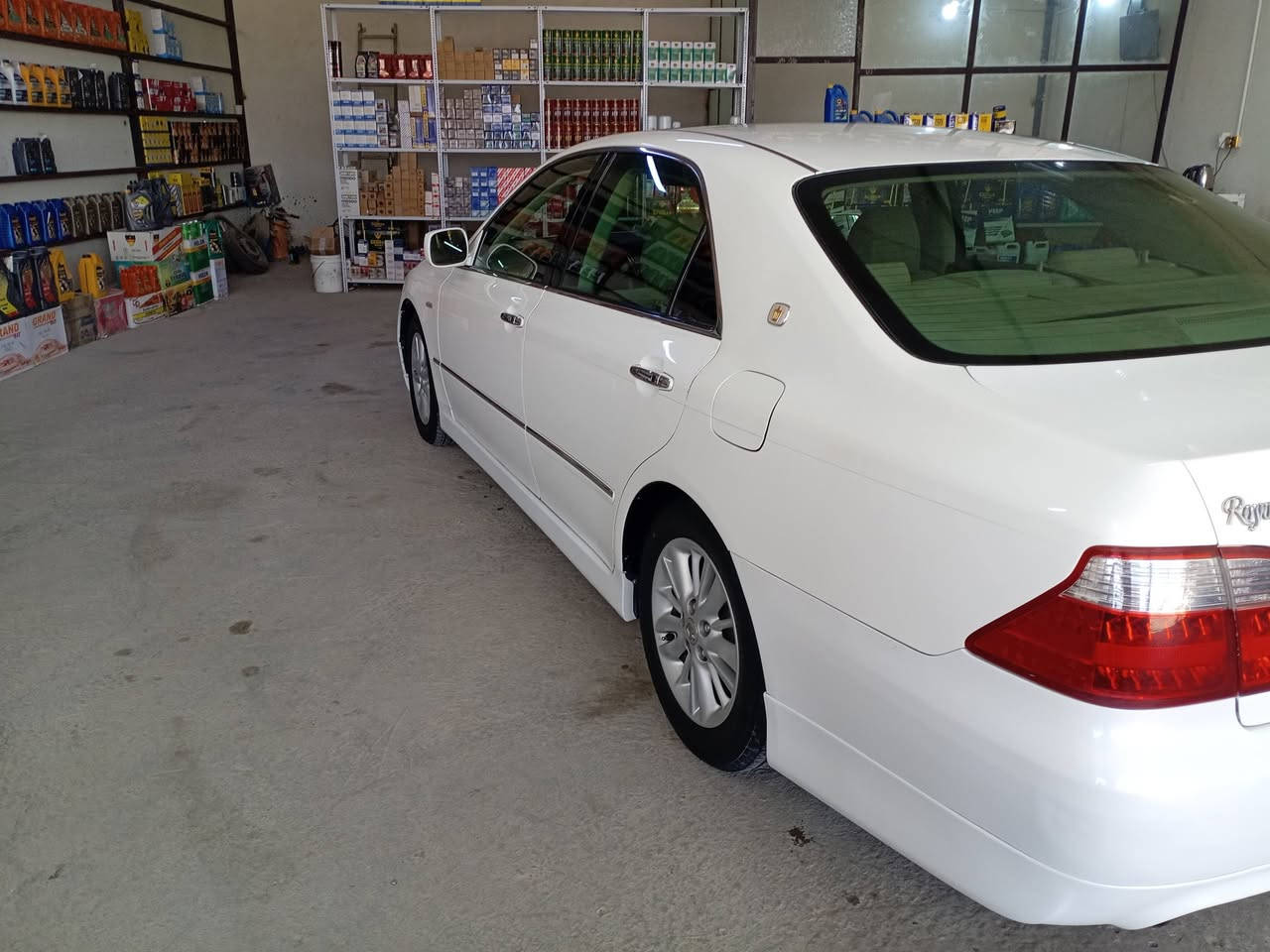 السلام عليكم شاهينه 2006 فول مواصفات 3دكم فتحه كرستال هواي مواصفات مكان السياره ناصريه ***********
