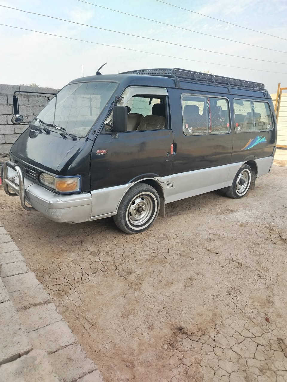 السلام عليكم كيا بستا للبيع موديل 95 رقم بغداد رقم احمر مطلوبة 680الف كير ومحرك نضيفات وشاصي معمر السعر 27/  ***********
