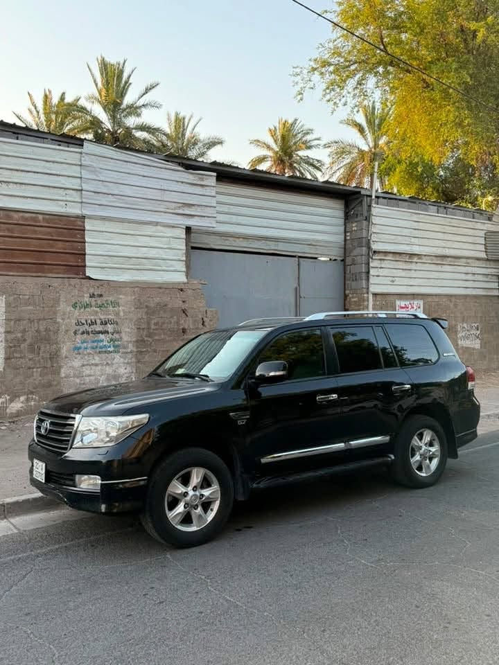 لاندكروز ١١ستينه 5700v8
كفاله عامه عدا ملاحظات بسيطه رقم سليمانيه باسمي تحويل مباشر موصفات لكزز ب٣٠٣

مكانها بغداد الكرخ ***********

