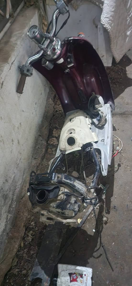 السلام عليكم دراجه تفصيخ للبيع /*********** /***********، مكاني فلوجه حي نزال
