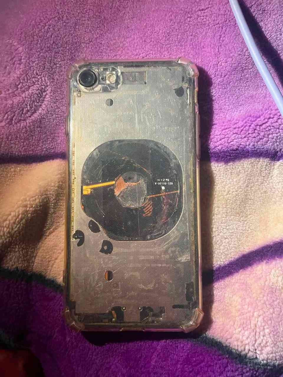 ايفون SE جيل ثاني
معالج A13 نفس معالج الايفون 11
مكفول ممبدل بي اي شي
بطارية ٧٦
ذاكرة ٦٤
عوزه فقط ظهر سعره ٥ الاف 
كلشي شغال
للبيع او المراوس ب ايفون فقط مكاني داموك
السعر ١٥٠ قفل


**إذا كنت صاحب هذا الإعلان وتريد حذفه لأي سبب، رجاءا أرسل رسالة إلى الدعم الفني**