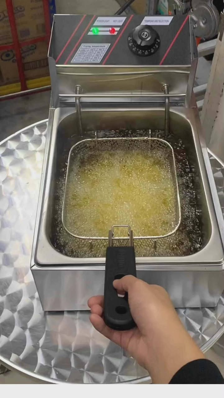 قلاية ريكي 6 لتر – قرمشة بسرعة ⚡🍟
تقلي بطاطا، دجاج، سمك… بسرعة وقوة 2500 واط.
تحكم حرارة دقيق + أمان عالي + تنظيف سهل.
باختصار: عبّي زيت… واستمتع بالقرمشة 😋🔥


**إذا كنت صاحب هذا الإعلان وتريد حذفه لأي سبب، رجاءا أرسل رسالة إلى الدعم الفني**