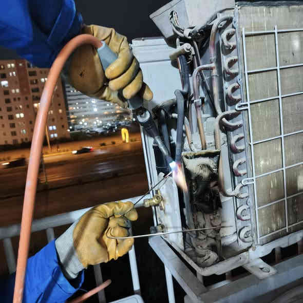 عندك سبلت يحتاج تبديل صمام تدفئة؟
تريد تتحول وحاير بالسبالت؟ 

 ماعليك سوى الاتصال والباقي علينا. 

نفتح السبلت ونغلق الانابيب لمنع دخول الاتربه والماء مع ترتيب البوريات بشكل مضبوط. 

مهندس امير 

***********

***********

واتساب  كلا الرقمين
