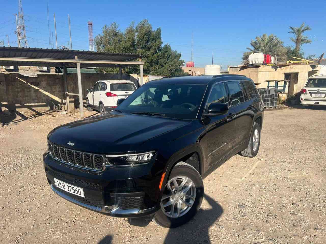🚗 للبيع – Jeep Grand Cherokee L 2025 – فئة Laredo X
📌 الموديل: 2025

📌 رقم الشاصي (VIN): 1C4RJJAG6S8642961

📌 اللون: أسود

📌 عدد المقاعد: 7 ركاب (3 صفوف)

📌 العداد: حوالي 1700كم وقابل لزياده

محرك 3.6 لتر V6 Pentastar

قوة تقريباً 293 حصان

ناقل حركة أوتوماتيك 8 سرعات

شاشة لمس وسطية كبيرة

Apple CarPlay & Android Auto

بلوتوث + USB

تحكم من المقود

مثبت سرعة

تكييف أوتوماتيكي متعدد المناطق

كاميرا خلفية

حساسات ركن

وسائد هوائية متعددة

فتحة سقف

مقعد السايق كهرباء

نظام ثبات إلكتروني 

السعر ٣٦٠

داخله جديد عله كتاب شهداء ومرقم وجاهز

التواصل خاص او على الرقم ***********
