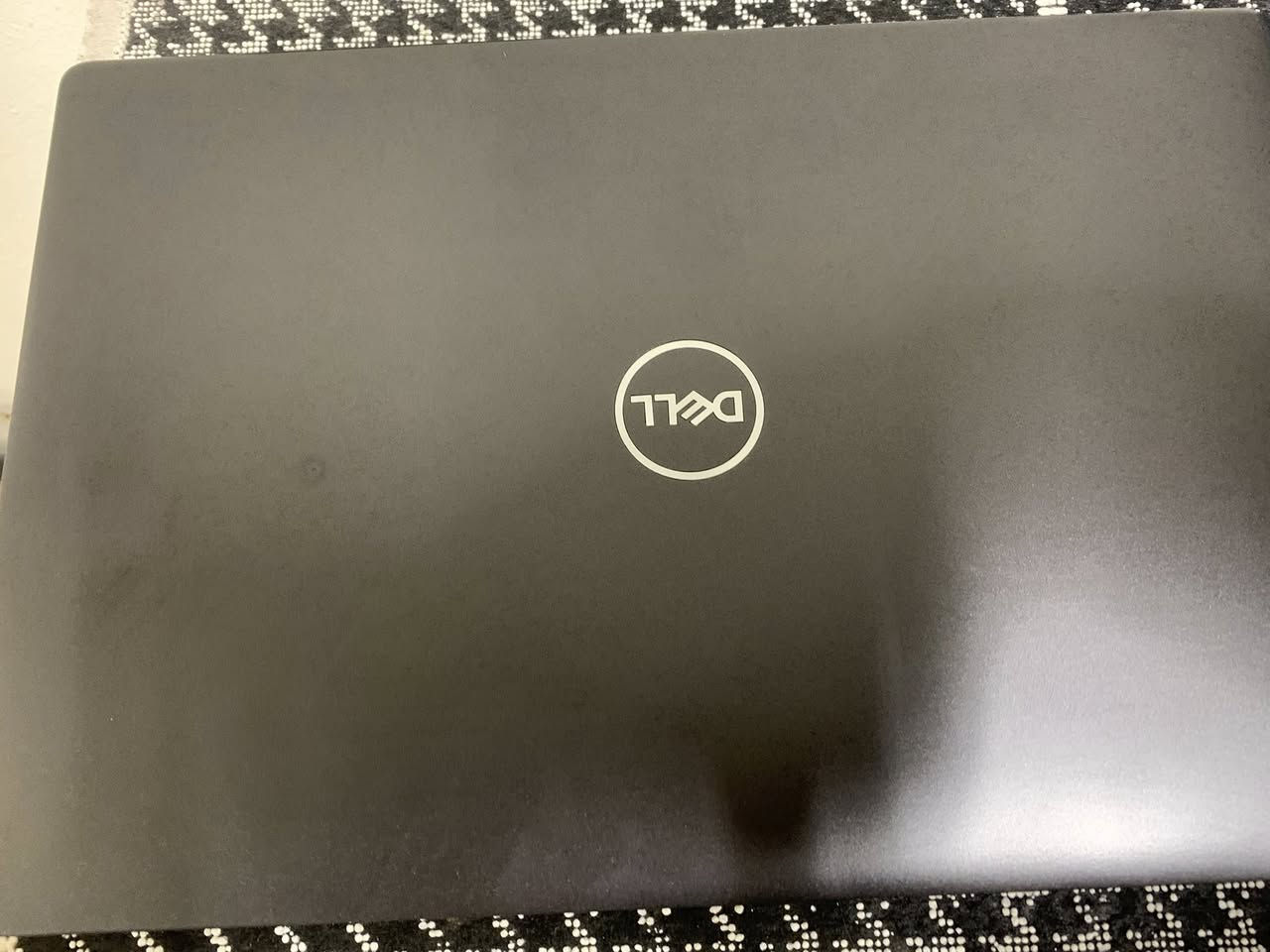 السلام عليكم من رخصة الادمن

لابتوب dell /core i5 الجيل الثامن
للبيع 
256
8

SSD

السعر 215وبي مجال قليل 
 ملحقات شاحنه وماوس شحن 

ازهيليله 
***********
