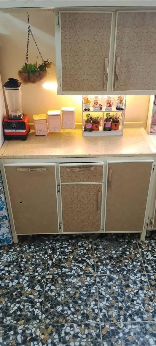 كاونتر 4 قطع وطباخ كلهن ٢٢٥ وبيهن مجال للشراي مكاني بالحسينية قرب جامع شهيد رائد


**إذا كنت صاحب هذا الإعلان وتريد حذفه لأي سبب، رجاءا أرسل رسالة إلى الدعم الفني**