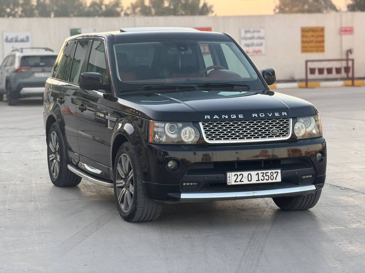 السلام وعليكم رانج روفر موديل 2013  رقم اربيل جديد سعرها  147  ورقه قفل  خليجي كفاله عامه وكالة سردار
مواصفات VIP 

مكينه 8 سلندر سوبر 

فتحة سقف بصمة 

تشغيل وبصمة ابواب 

جكات تصعد وتنزل 

كشنات كهرباء تدفئه وتبريد وكشنات جلد  

رادارات وخلفي دمام صوت هارمن كاردن متكامل  زراق لايت جنطة كهرباء  ثلاجة شاشه كبيره نقاط عمياء وضعيات قياده متعدده  تحكم ستيرن جهتين شفتات ستيرن حساسات امامي خلفي مثبت سرعه السياره جديدة بمعنى الكلمة 

مكاني بغداد ***********
