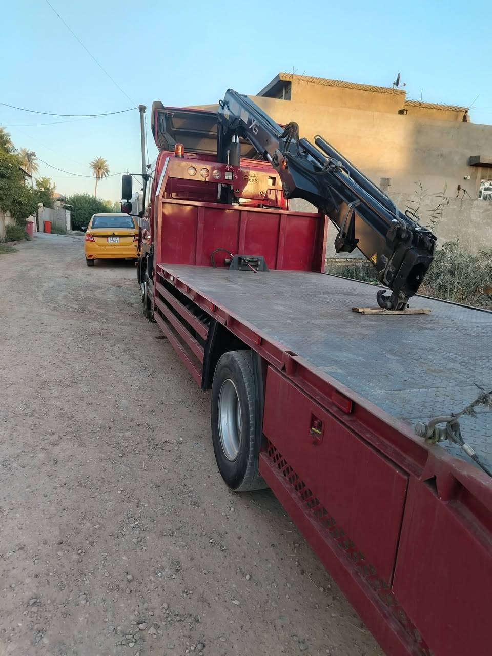 كرين للبيع اتيكو ٢٠١٥ حمولة لكرين ٥ونص طن سيفتي بدي رنبه السعر ٥٠ الف دولار بي مجال الاتصال ***********

