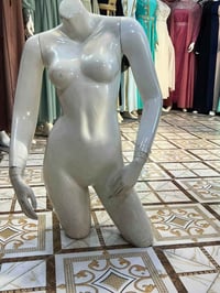 للبيع 16لعابة نص جسم سعر واحد15الف 07708167574