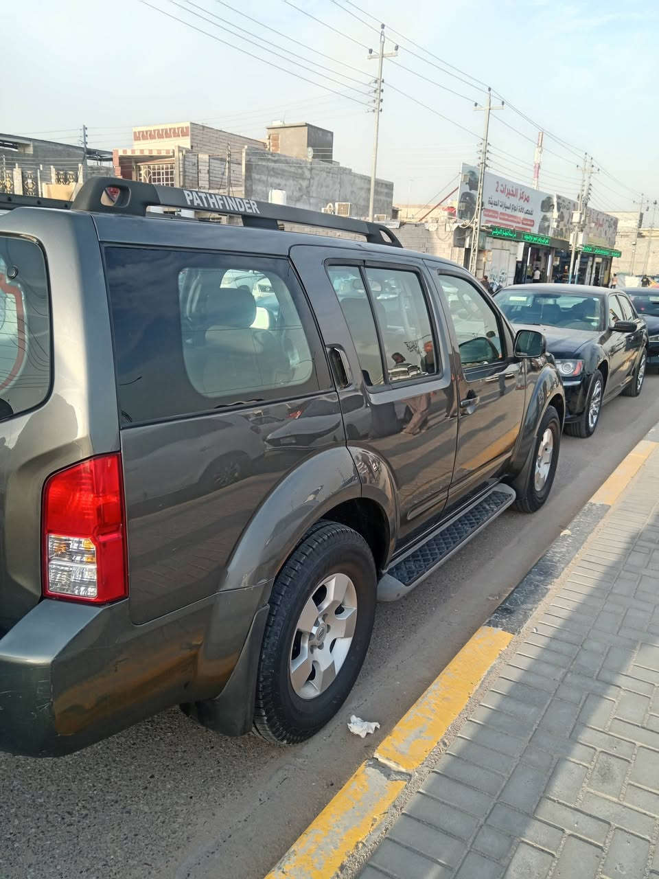 السلام عليكم سياره نيسان بافندر 2008 كندي سته سلندر محرك 4000 السياره جاهزه ما بيها نقص برغي مكفولة كفالة عامة  والسعر 120 وبها مجال للشراي
***********
