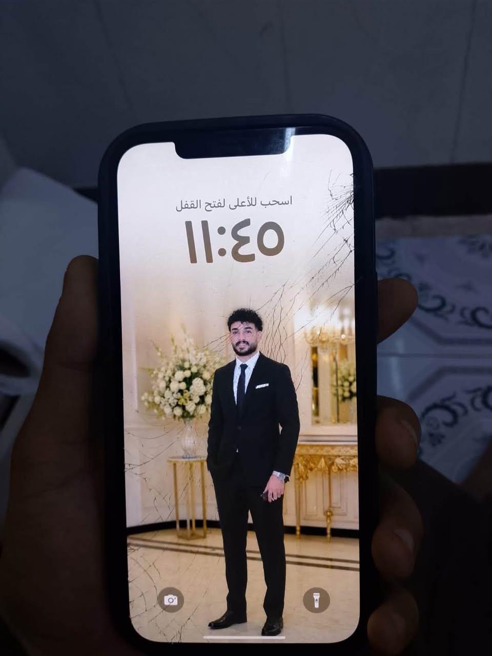 آيفون 12 برو ماكس لأصلي ذاكره 256 جهاز ما مفتوح فقط بس بطاريه شحن يخبل جهازه كفاله من كلشي بس شوفت عينكم شاشه مكسوره وأظهر عله حطته يرد اله فلاش وظهر فقط الله يشهد جهاز يخبل تصوير صوت فيس إيدي شغل بصمه وجه شراي ينتصل ‪***********‬ سعر جهاز 325
