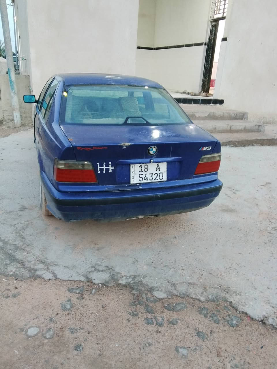 السلام عليكم بي ام للبيع موديل 92 مكينه ياباني 3000 رقم جديد باسمي تخم تاير اكسن قفل تبريد شغال.   عنوان بصره عادي حتى لو مراوس.  ***********
