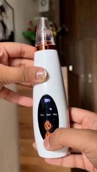 جهاز تنظيف المسام • ٦ رؤوس • شحن USB