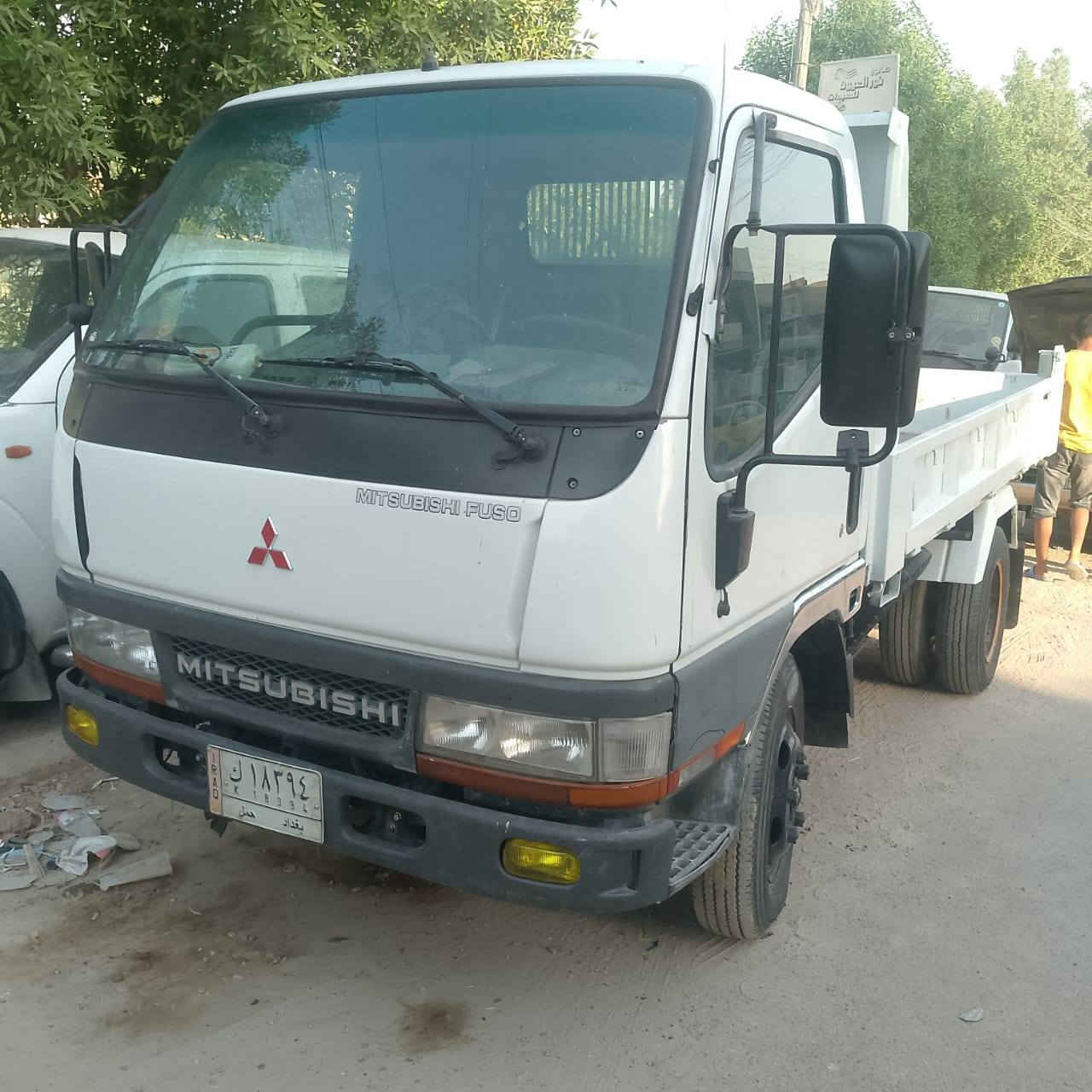 السلام عليكم/رجاء اقره المنشور جيدا
كنتر يسرى بلادي قمبوره 
لا صبغ و لا خياس 
موديل 1992 
رقم بغداد 
سنويه ساقطه 
محرك جديد لا صرف و لا بخار 
ستيرن يسره بلادي 
شاصي محسن 
السيارة محور قلاب 
علما ان السيارة احلى من الصورة 
مكان السياره بغداد 
السعر140 ورقه 
الرقم ***********
و بالخير على التصير من نصيبه
