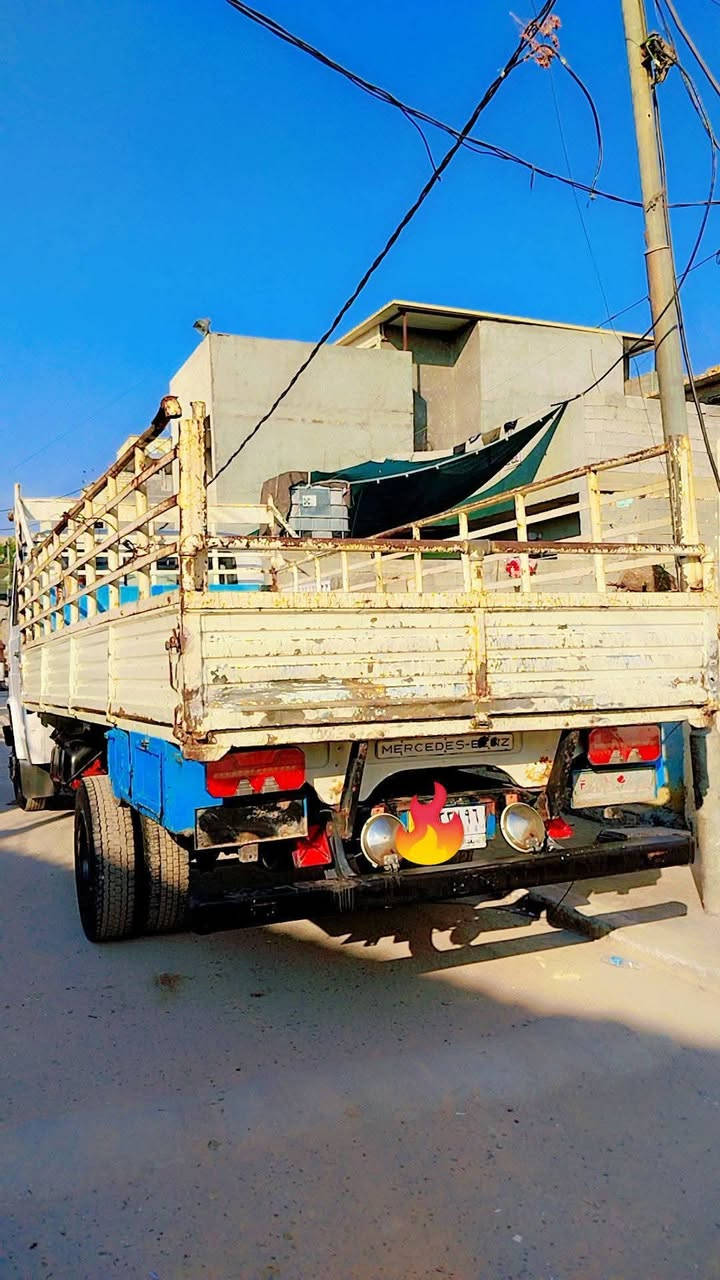 السلام عليكم مارسيدس اخرس طول 5متر بغداد بسمي مكينه استندر بيه بخار اكسل دب 8براغي فرندكسل عريض تخم تاير مال البه جوبلس سياره كامله وجاهزه سنويه لحد ٢٠٢٧ السعر ٨مليون ***********
