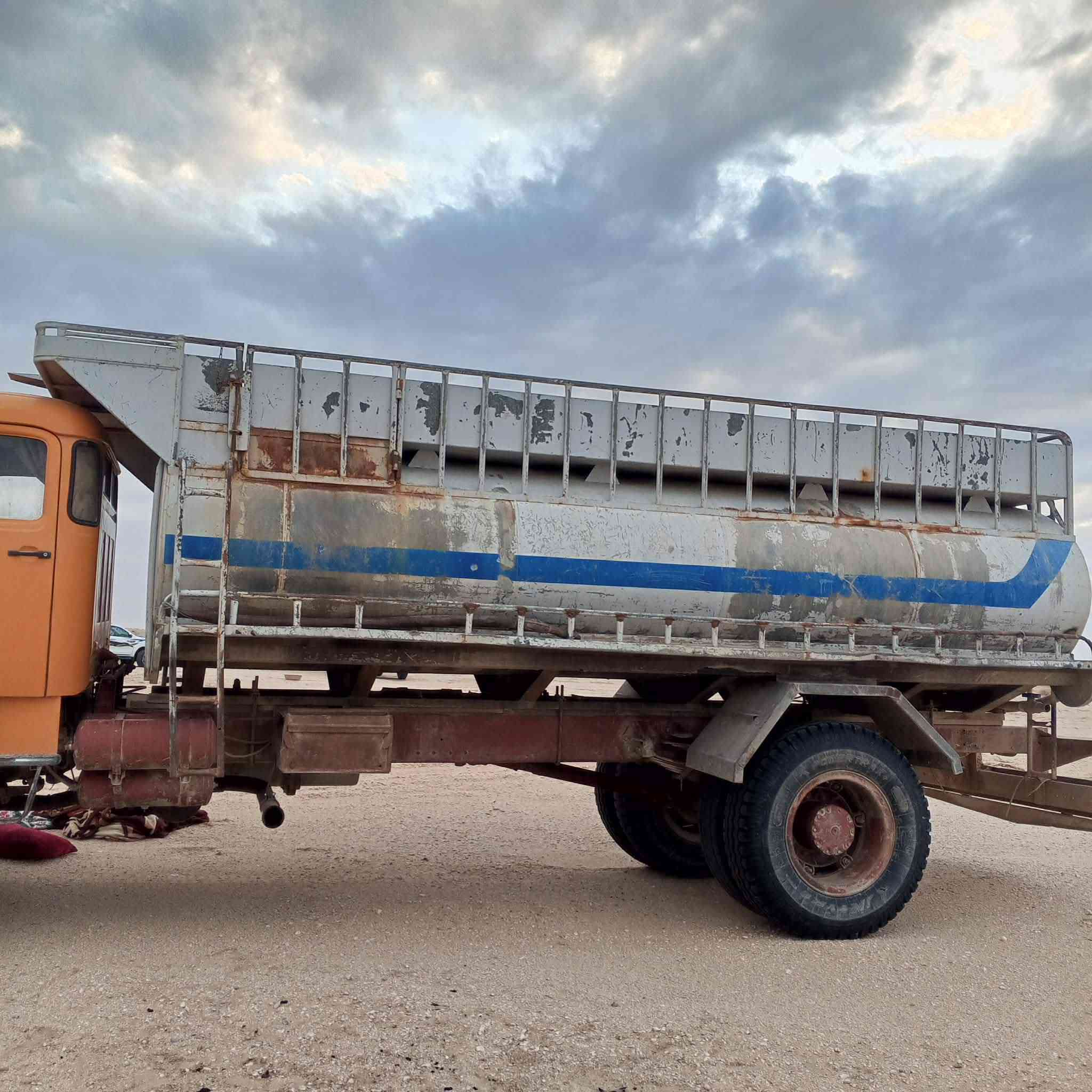 السلام عليكم تانكي للبيع كويتي نظيف استفسار على هذا الرقم ***********
