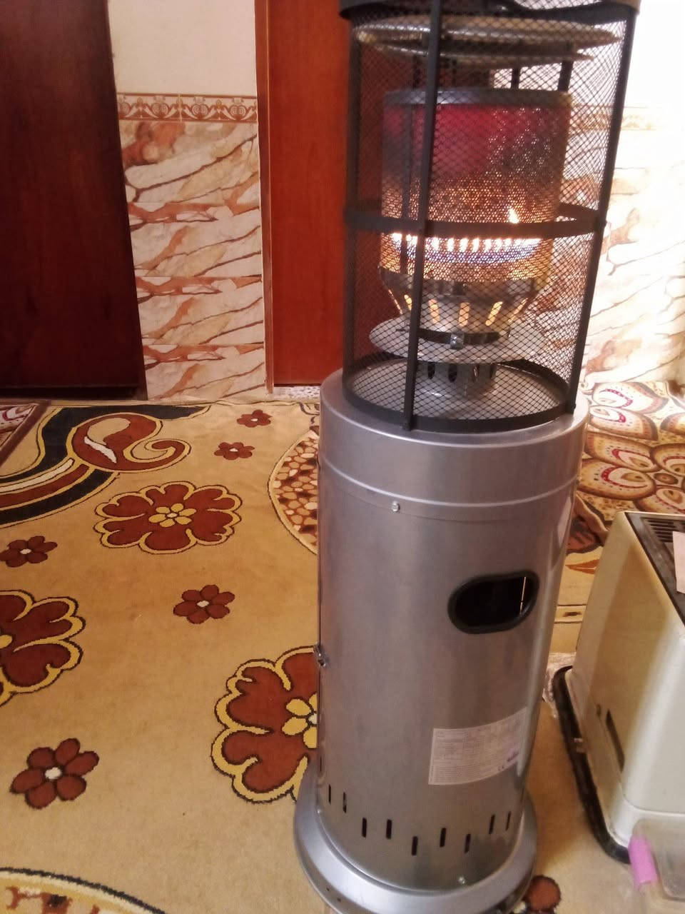 السلام عليكم..صوبه غازيه ضخمه استعمال قليل يحتاجوهه اكثر شي المطاعم والكوفيات والمضايف ماخذه ب 300 ورايده ب 200 وبيه مجال للاستفسار واتساب ***********
