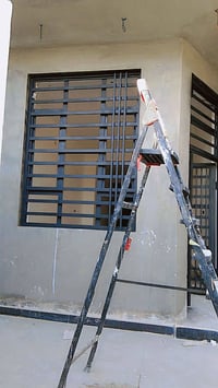 صبغ وتنظيف شبابيك وجهيات وجدران تواصل 07722477237 ابو رهف الصباغ