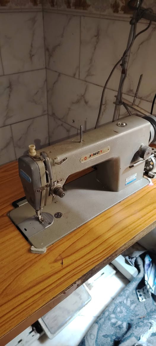 مكينه خياطه شرط الشغل للبيع ***********

